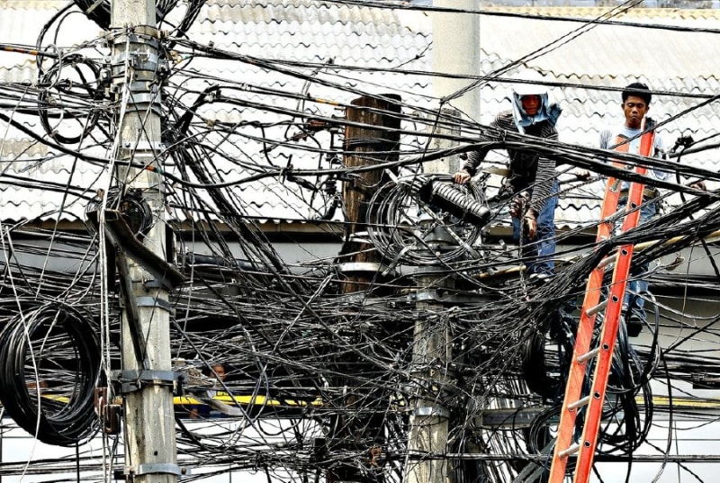 filipino-linemen-conduct-preventive-maintenance_hwzmnl.jpg