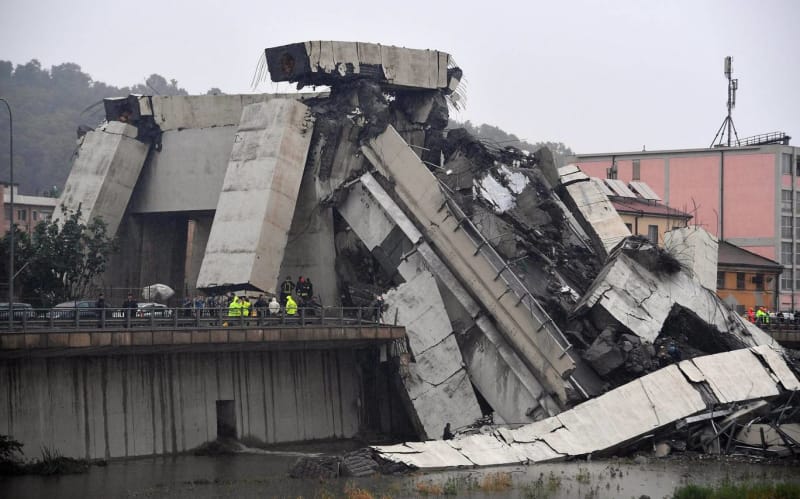 genoa-bridge-collapse-13_lsdtoq.jpg