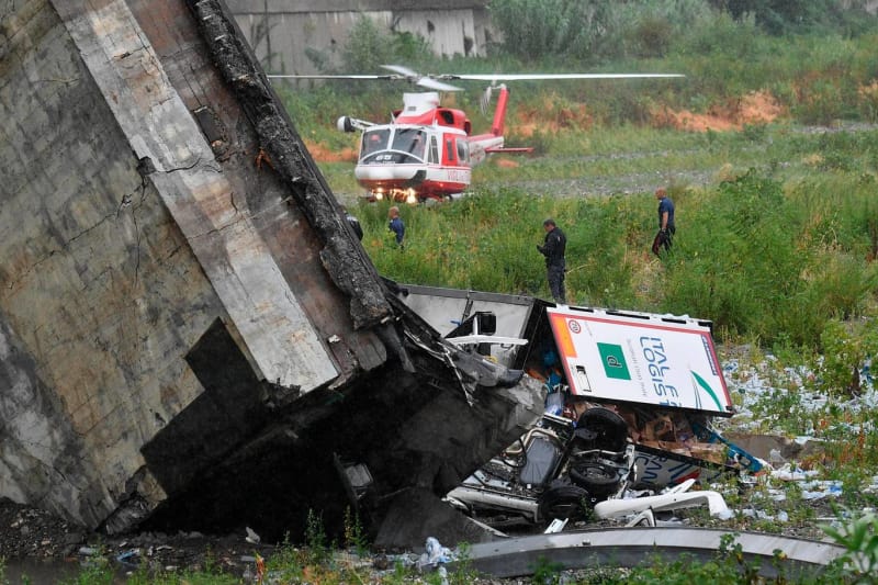 genoa-bridge-collapse-18_uhmoco.jpg