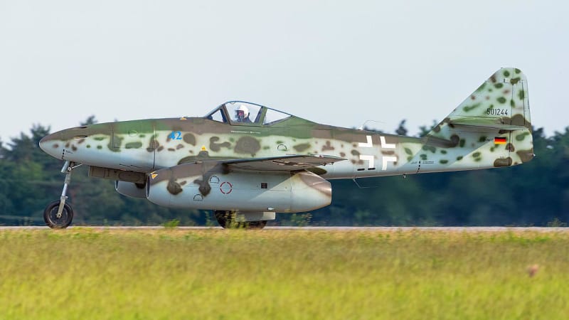 me262_v9yyzj.jpg