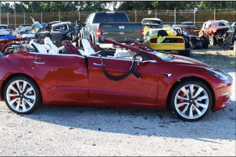 tesla_crash_lqdszd.png