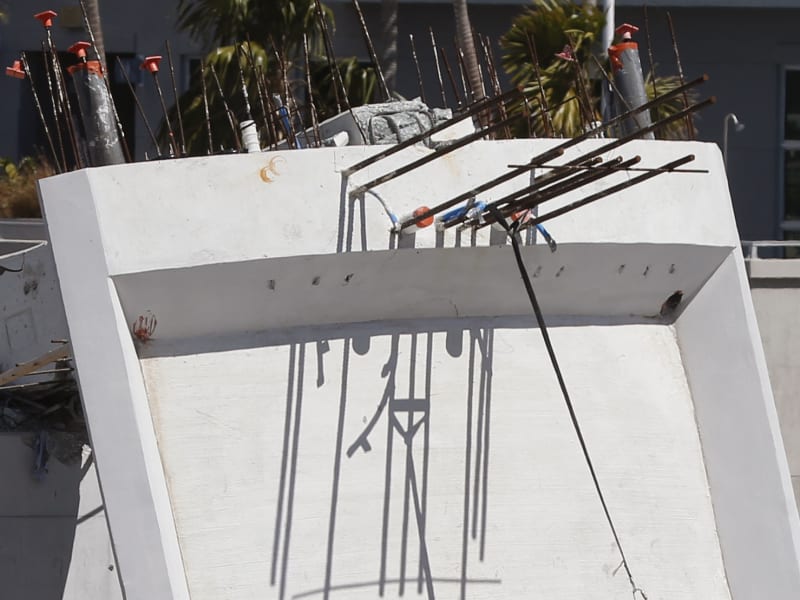 Canopy_roof_cracks_nqjw65.jpg
