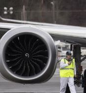 737_engine1_ai6how.jpg