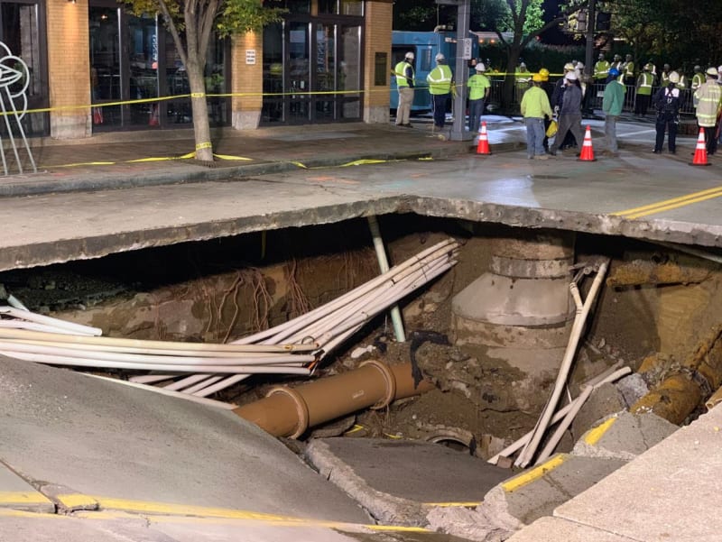 PIttsburg_Sinkhole_p8zhqg.jpg