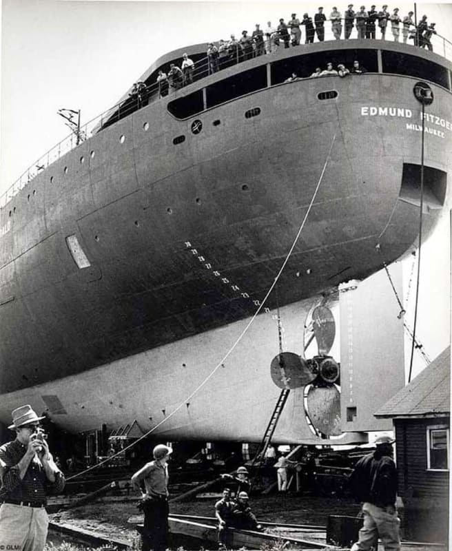 Edmund_Fitsgerald_dry_dock_ehigwk.jpg