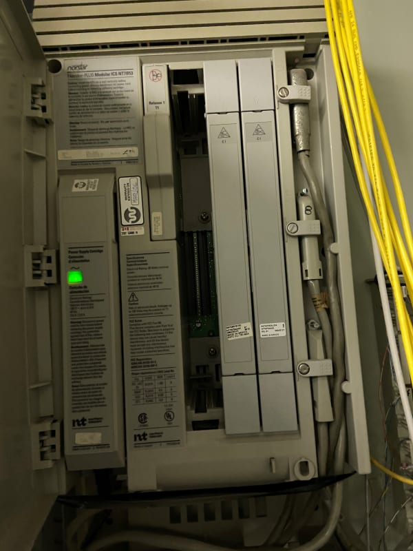 origo_nortel_meridian_phone_system_MODULAR_ICS_NT7B53_zob5bf.jpg