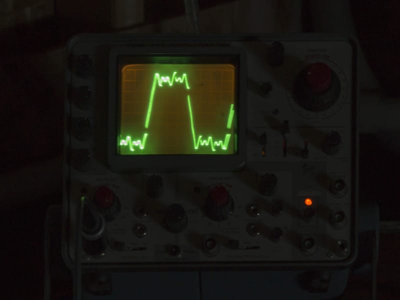 Typical_WT_Scope_Trace_400RPM_6.7Hz_xVpp_Line-to-Ground_vmea7u.jpg