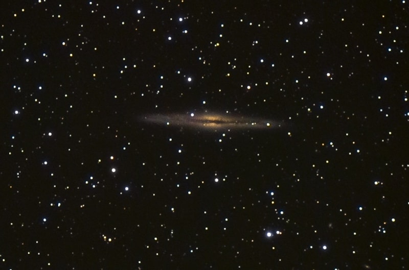 NGC891_7min_ISO640_5min_ISO800_lots_of_RAW_curves__crop_kcskuc.jpg
