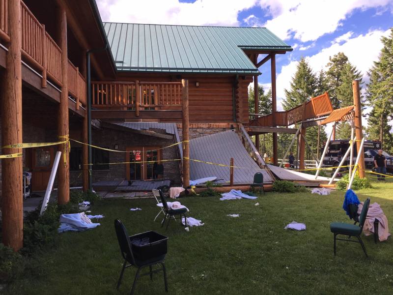 Wood_Deck_Failure_Residential_Montana_June_2017_1_www.eng-tips.com_ypu5cw.jpg