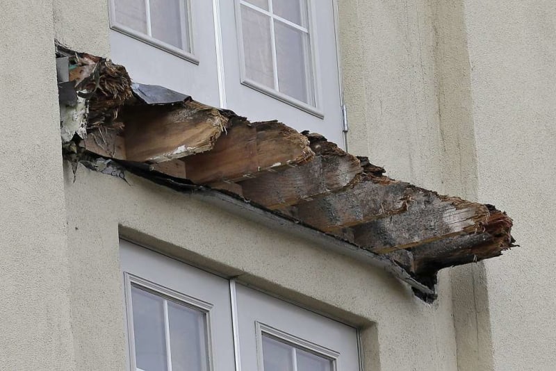 Balcony_collapse_wood_rot_Berkeley_apartment_June_15_2015_sfgate.com_-2_nbumfr.jpg