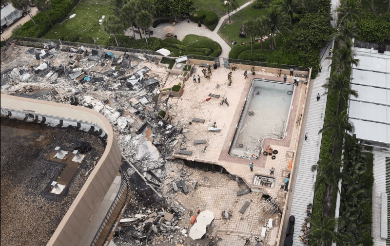 2021-07-01_22-32_Pool_deck_did_not_collapse_ut9luy.png