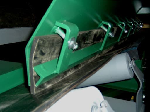 Side_belts_to_prevent_spillage_of_bagasse_ecmhp5.jpg