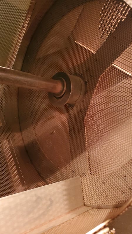 Inside_roaster_mj5t78.jpg