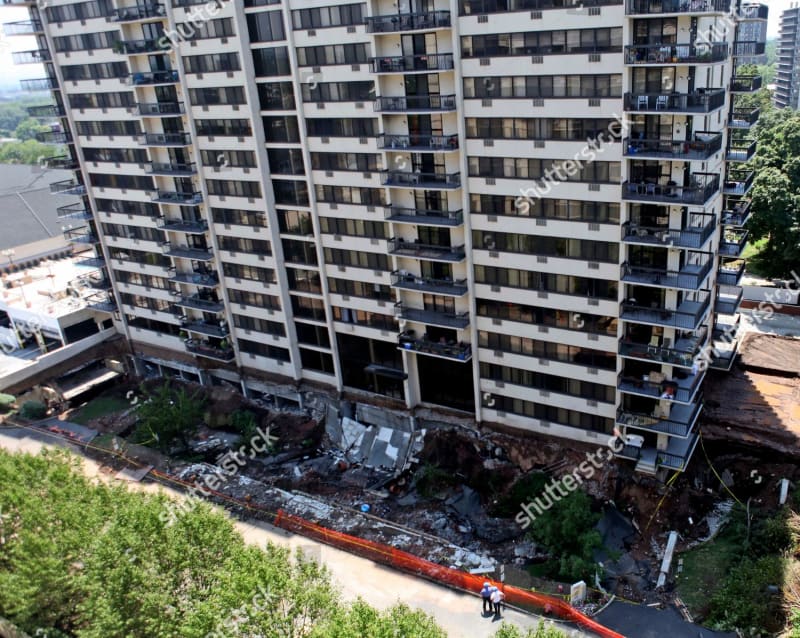 parking-garage-collapse-hackensack-usa-shutterstock-editorial-6321039c_keb3fw.jpg