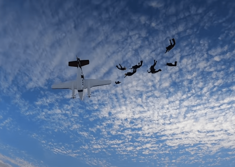 King_Air_stall_with_Skydivers_Youtube_2XMESBk0dJw_f1pdgm.png