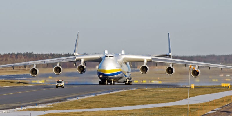 antonov-an-225-mriya-biggest-plane5_tfeb2k.jpg