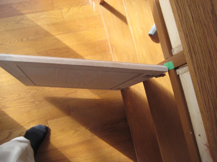 cabinet_door_opening_udxccf.jpg