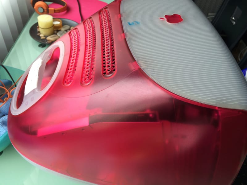 imac_red_bazjlb.jpg