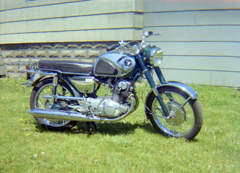 Honda_305_1967_puys0u.jpg