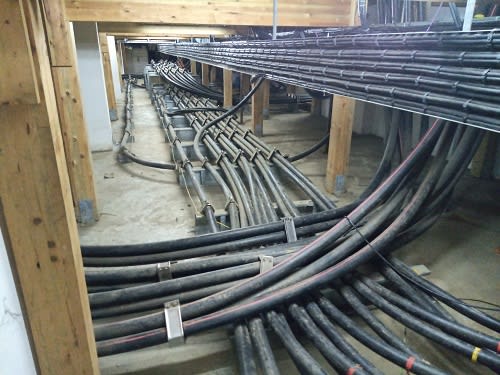 S.Station_underground_cables_3_zn2nro.jpg