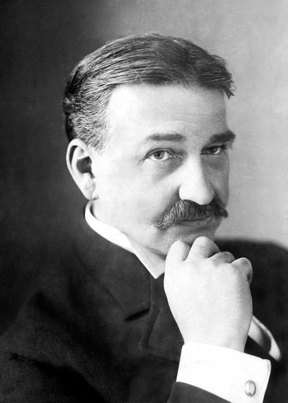l-frank-baum-author-of-the-original-everett_a3ofco.jpg
