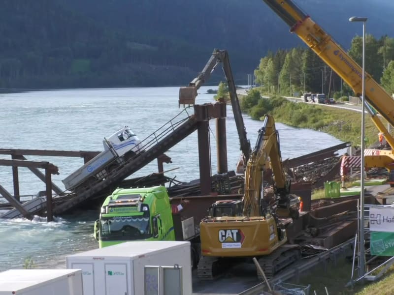 Truck_Retrieval.Screenshot_at_2022-08-20_21-44-44_jyxnar.jpg