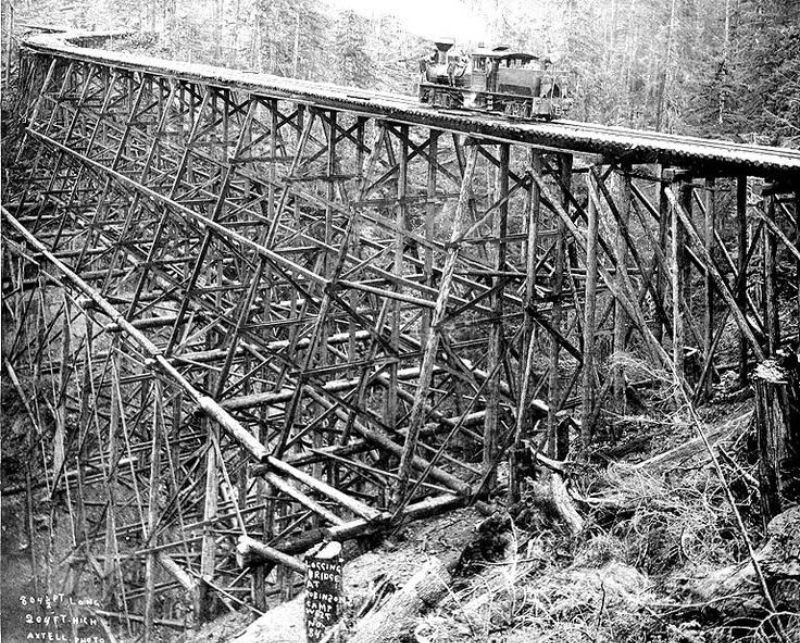 vintage-railroad-bridges-with-timber-trestles-08_laaes5.jpg