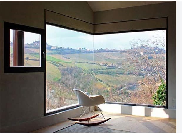 corner_window_p00iwq.jpg
