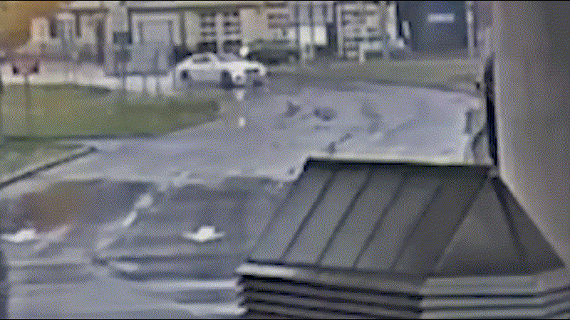 Bently_Launch.08_kdixep.gif
