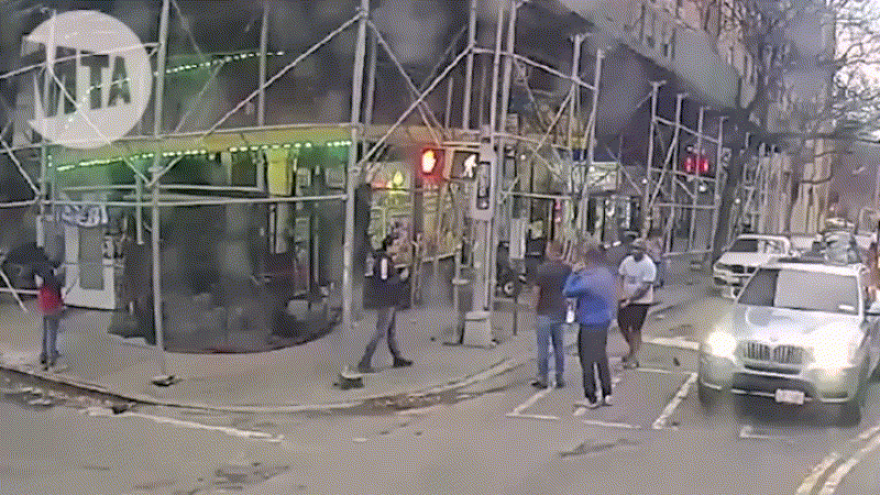 Bronx_Qued.02_w9jf78.gif