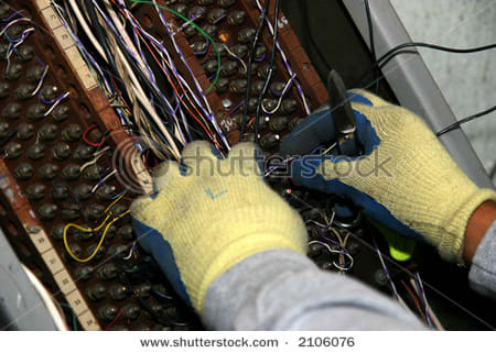 old-telephone-terminal-2106076_moyfc1.jpg