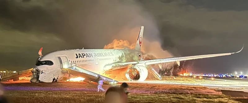 Nose_and_Cowling_damage_wn6uc2.jpg