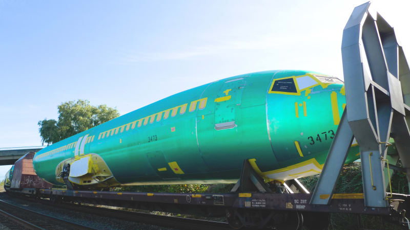 3840px-Boeing_737_fuselage_train_hull_3473_nswkm4.jpg