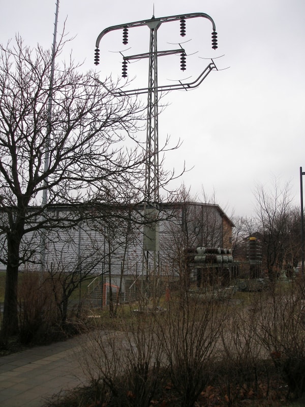 BTU_Cottbus_100_kV_Tragmast_qftkti.jpg