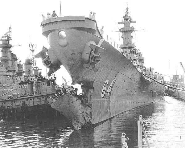 C-23-USS-Wisconsin-BB-64-Collision_kfefjy.jpg