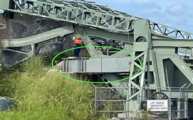 Modern_Steel_e7zjpp.jpg