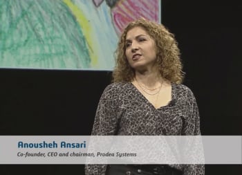 Ansari talks to thousands of engineers at SOLIDWORKS World 2017. The applause was deafening. (Image courtesy of Dassault Systèmes.)
