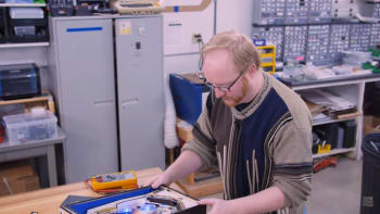 Heck tests ball bearing options on the original prototype for the mini pinball machine kit. Spending time on the ball bearing preferences wouldn’t be a priority if there were only two weeks to develop the project. Just pick what works and go. (Image courtesy of The Ben Heck Show.)
