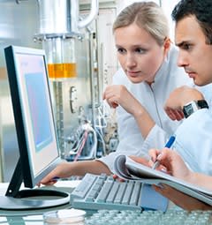 The product development of machines depends a great deal on variant management, which is connected with adapting each machine's capabilities to what needs to be frozen, as well as adapting the equipment to the factory layout.