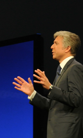 The IFS chief is critical to competitor SAP, the global ERP leader. They are producing solutions which are not demanded by their user comunity, he claims, and adds that ”They are not in sync here”. On the pictur SAP’s CEO, Bill McDermott.