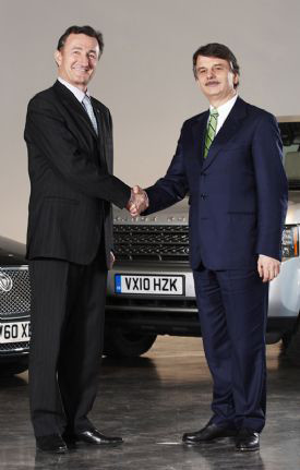 WHEN THE CONTRACT WAS SIGNED. In March 2011, Dassault Systèmes’ Bernard Charles and JLR’s CEO Ralf Speth signed the agreement as a “strategic partnership.”