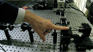 Standard fingerprint sensors can't always differentiate between real fingers and spoofed ones, but the internal fingerprint sensor could negate this security issue. (Image courtesy of E. Auksorius and the Langevin Institute.)
