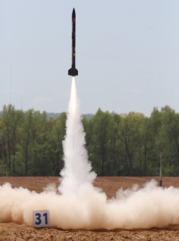 First-place MAV Prize winning team Cornell University’s rocket takes off at the 2016 Student Launch competition on April 16, 2016. (Image courtesy of NASA/Marshall/Emmett Given.)