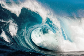 “These waves really talk to each other,” said Themis Sapsis, professor of mechanical engineering at MIT. “They interact and exchange energy. It’s not just bad luck. It’s the dynamics that create this phenomenon.” (Image courtesy of MIT News.)