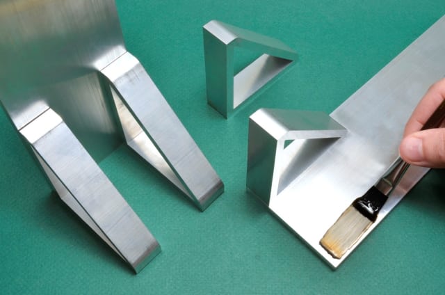 Selecting the Best Adhesive for Metal to Metal Bonding