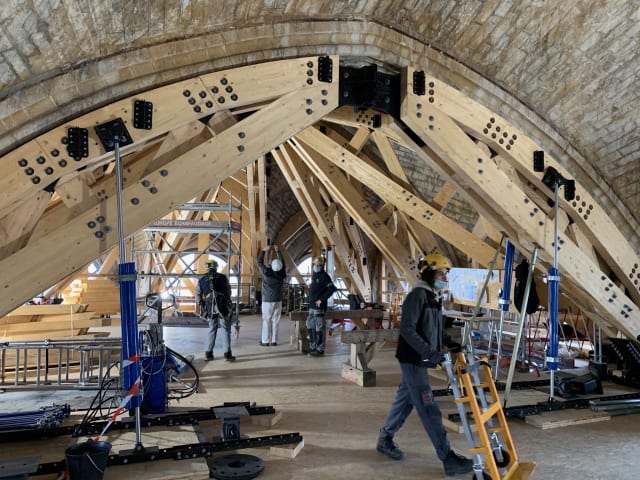 Interior braces supporting the cathedral’s vaults. (Photo credit: Etablissement Public pour la restauration de Notre-Dame de Paris.)