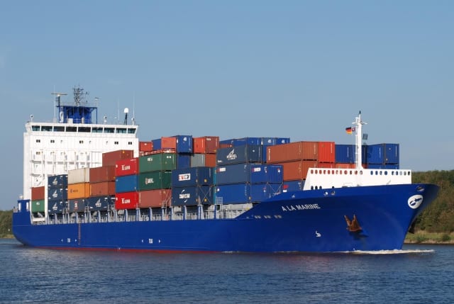 The COVID pandemic has led to global shipping delays. (Image courtesy of Horizon Auto Shipping.)