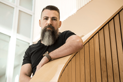 “Change is never straightforward. Many want to keep the old within the framework of the new, but here it is important to dare to let go of the boards, which of course can be a tougher journey than you think,
