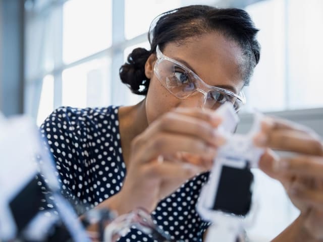 Is there a large underrepresentation of women in technology? (Stock image.)