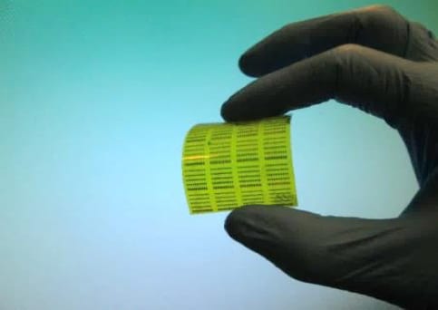A memory test devices on a polyimide foil. (Image courtesy of Huber et al.)